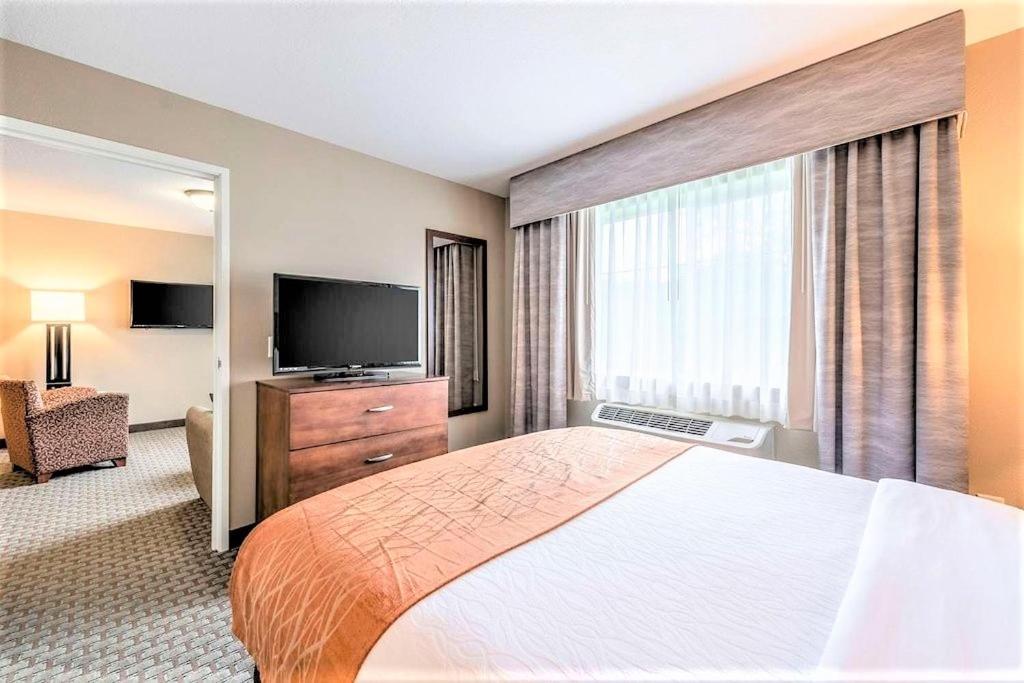 Amerivu Inn And Suites - Chisago City Exteriér fotografie