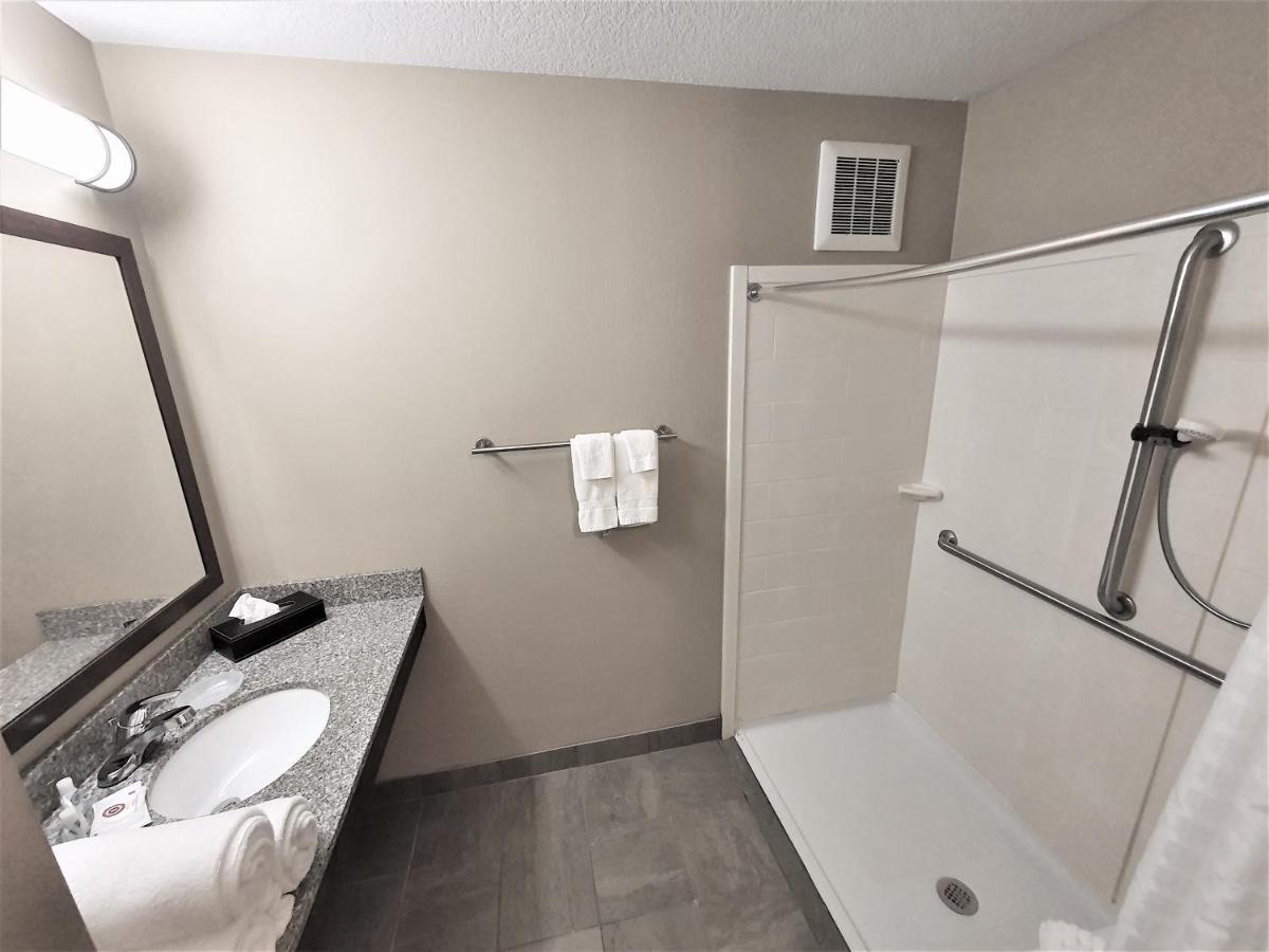 Amerivu Inn And Suites - Chisago City Exteriér fotografie