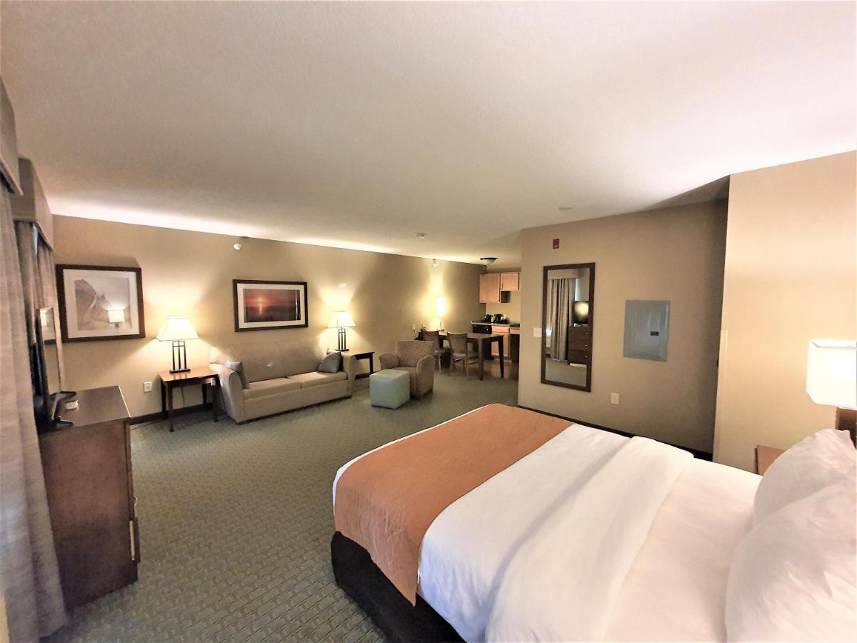 Amerivu Inn And Suites - Chisago City Exteriér fotografie