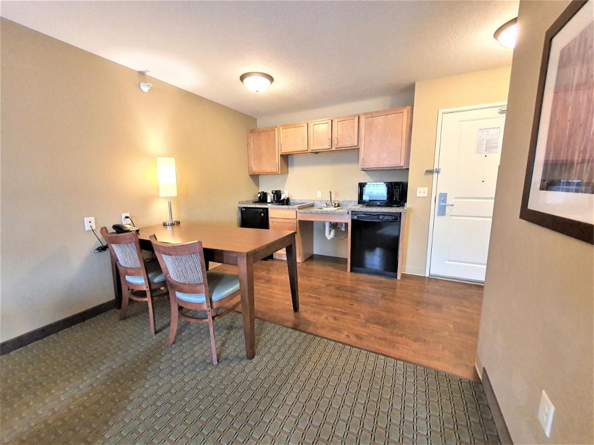 Amerivu Inn And Suites - Chisago City Exteriér fotografie